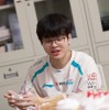 BLG分享选手日常返图：我发现吃饭的时候把眼睛闭上很舒服